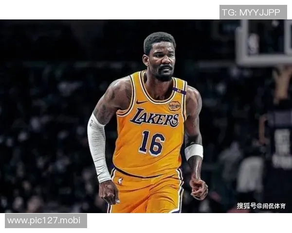 湖人惨败尼克斯！双核轰52分喜忧参半，艾顿无球权，防守真拉胯！